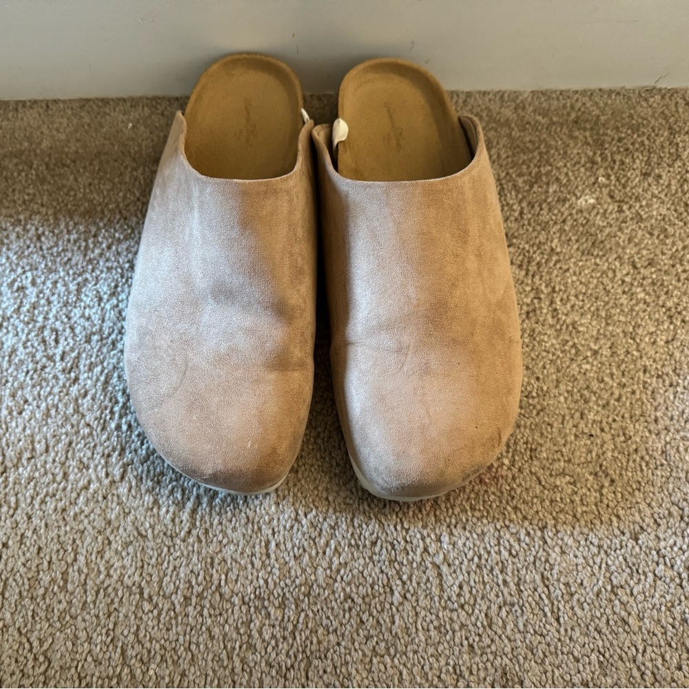 Universal Thread Bev Mules - Picture 4 of 10